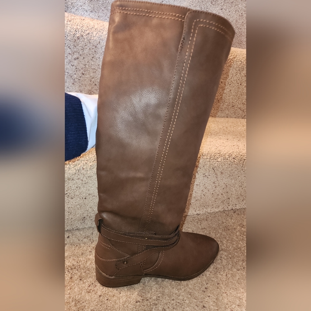 COPY - Boots - Picture 3 of 7